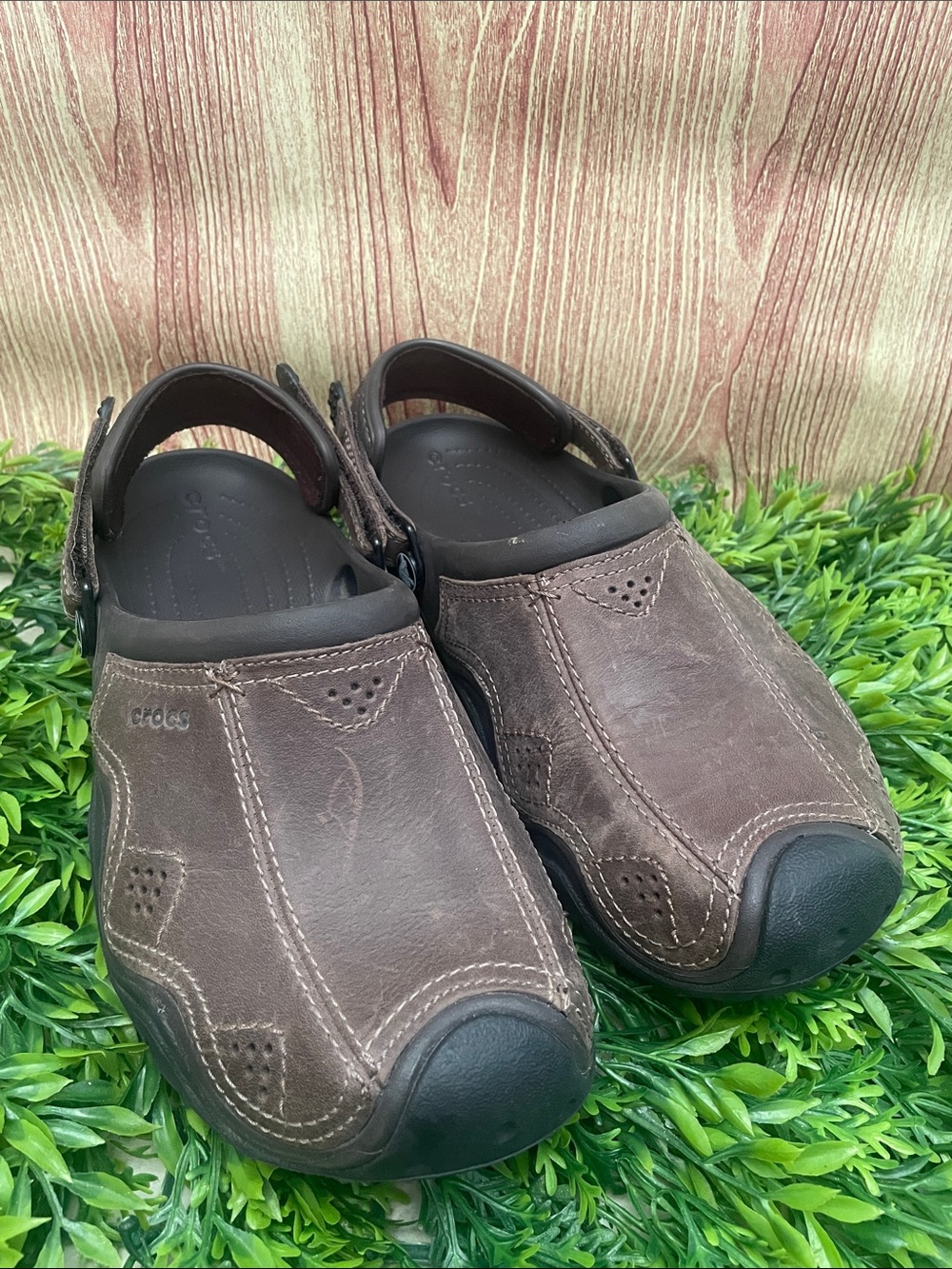 CROCS Men's Swiftwater Leather Clogs
